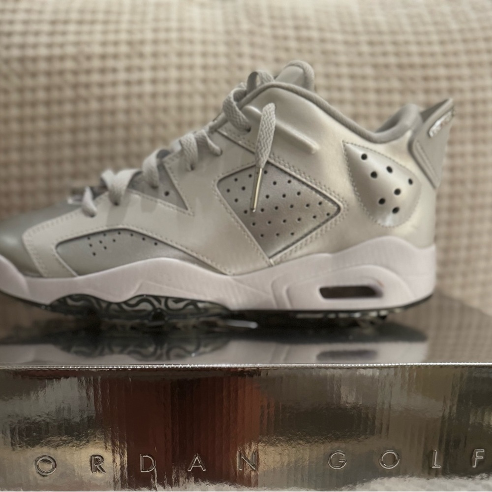 Air Jordan 6- golf-Gray Sneakers with Air Cushioning and lace  Lock